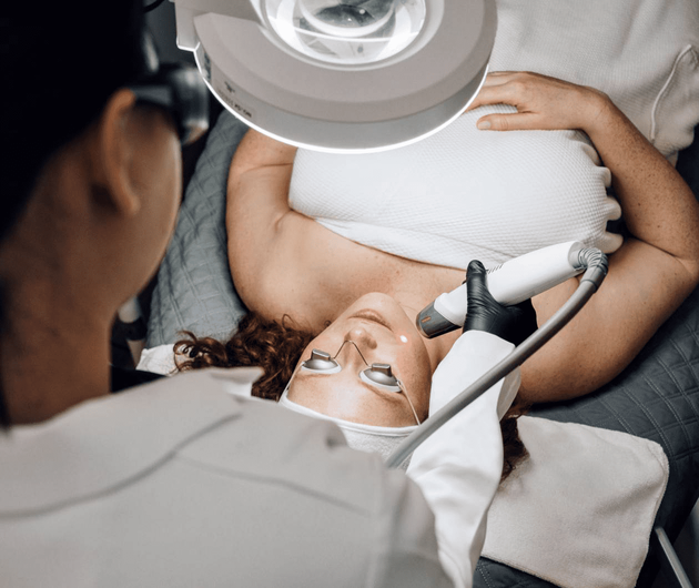 C E Ferulic + Cac Phương Phap Điều Trị Bằng Laser